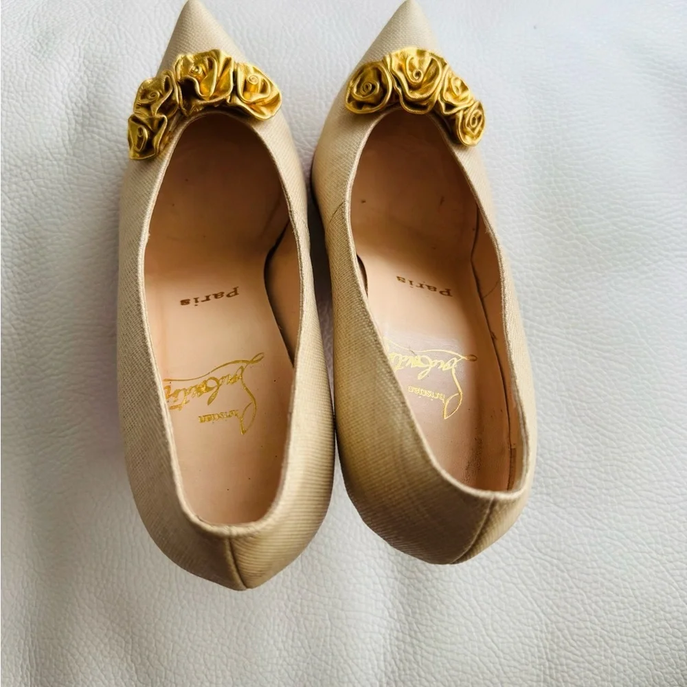 Christian Louboutin Cream and Gold Stiletto Heels 36.5 euc
